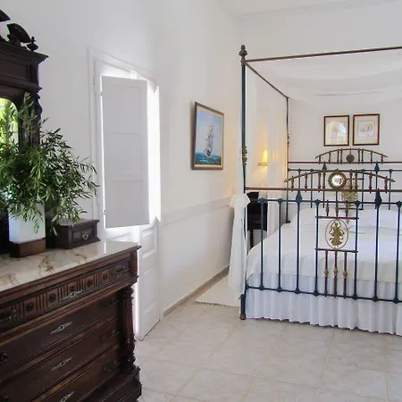 Porto Scoutari Romantic Hotel 3*