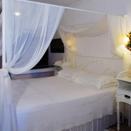 Porto Scoutari Romantic Hotel